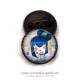 Broche cabochon illustré "Kokeshi Ginkgo"