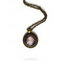 Collier pendentif geisha cabochon verre illustré 18x18 mm
