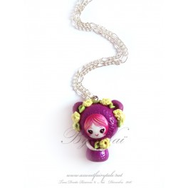 Collier avec pendentif poupée ours kawaii pet Tons fushia en pate polymère fait main 