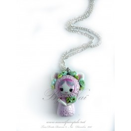 Collier avec pendentif poupée chat kawaii pet Tons rose en pate polymère fait main 